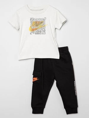 T-shirt z nadrukiem Nike Sportswear
