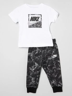 T-shirt z nadrukiem Nike Sportswear