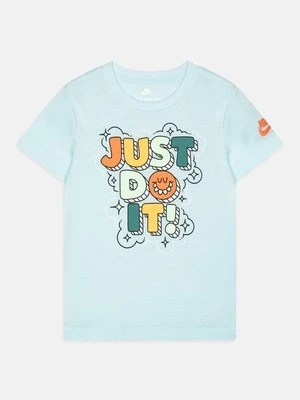 T-shirt z nadrukiem Nike Sportswear