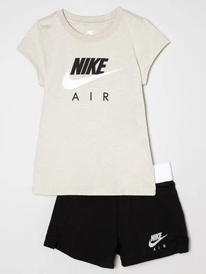 T-shirt z nadrukiem Nike Sportswear