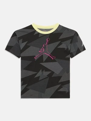 T-shirt z nadrukiem Nike Sportswear