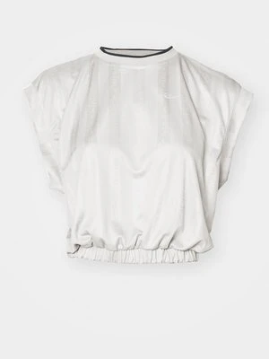 T-shirt z nadrukiem Nike Sportswear
