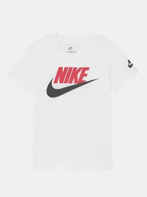 T-shirt z nadrukiem Nike Sportswear