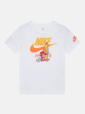 T-shirt z nadrukiem Nike Sportswear