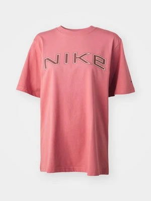 T-shirt z nadrukiem Nike Sportswear
