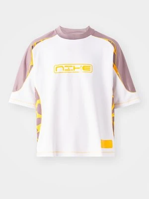 T-shirt z nadrukiem Nike Sportswear