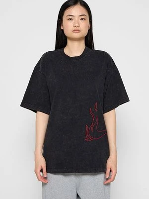 T-shirt z nadrukiem Nike Sportswear
