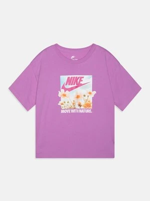 T-shirt z nadrukiem Nike Sportswear