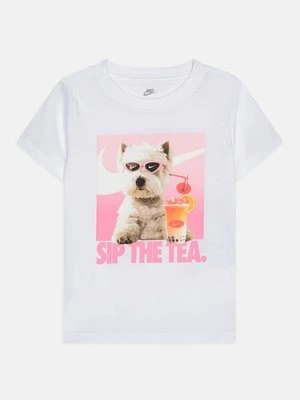 T-shirt z nadrukiem Nike Sportswear