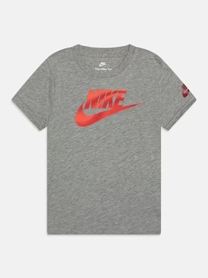 T-shirt z nadrukiem Nike Sportswear
