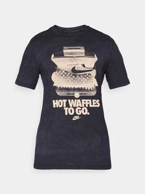 T-shirt z nadrukiem Nike Sportswear