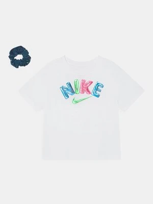 T-shirt z nadrukiem Nike Sportswear
