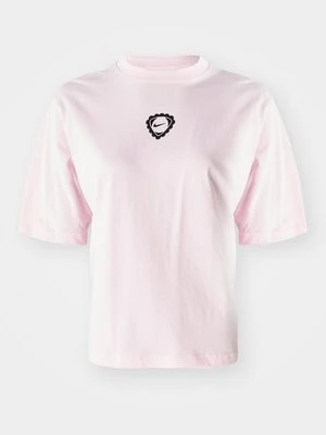 T-shirt z nadrukiem Nike Sportswear