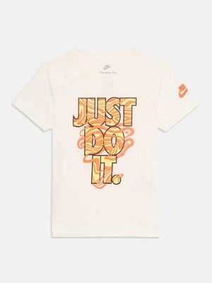 T-shirt z nadrukiem Nike Sportswear