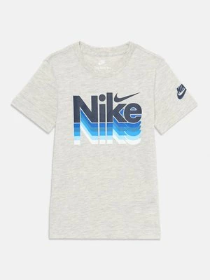T-shirt z nadrukiem Nike Sportswear