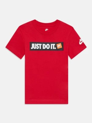 T-shirt z nadrukiem Nike Sportswear