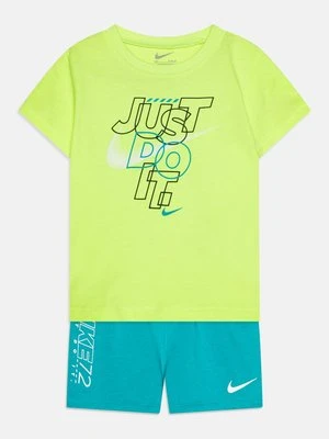 T-shirt z nadrukiem Nike Sportswear
