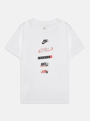 T-shirt z nadrukiem Nike Sportswear