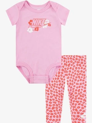 T-shirt z nadrukiem Nike Sportswear