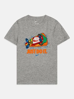 T-shirt z nadrukiem Nike Sportswear