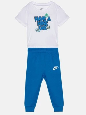 T-shirt z nadrukiem Nike Sportswear