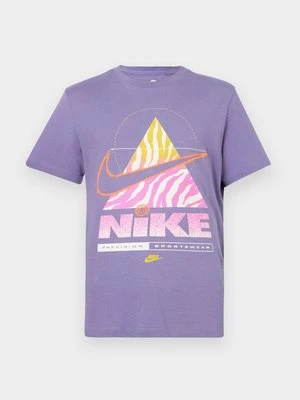 T-shirt z nadrukiem Nike Sportswear