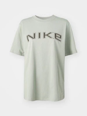 T-shirt z nadrukiem Nike Sportswear