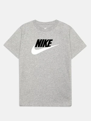 T-shirt z nadrukiem Nike Sportswear