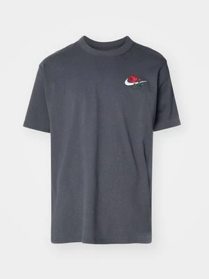T-shirt z nadrukiem Nike Sportswear