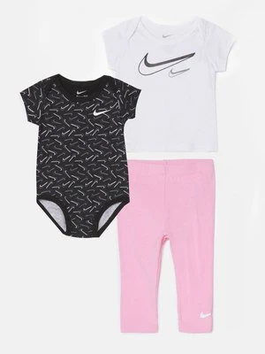 T-shirt z nadrukiem Nike Sportswear