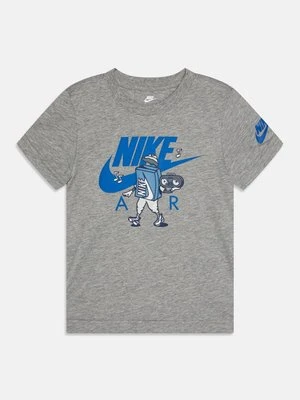 T-shirt z nadrukiem Nike Sportswear
