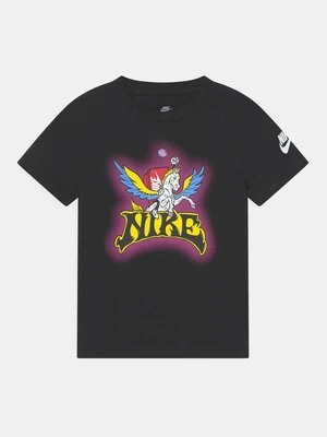 T-shirt z nadrukiem Nike Sportswear