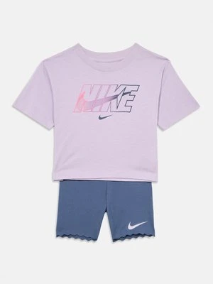 T-shirt z nadrukiem Nike Sportswear