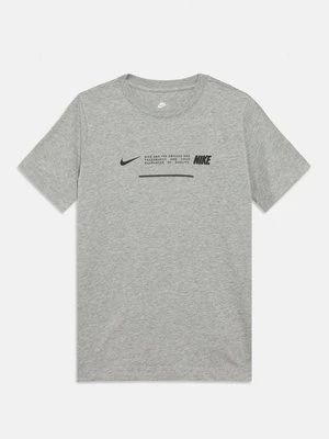 T-shirt z nadrukiem Nike Sportswear