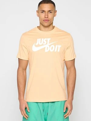 T-shirt z nadrukiem Nike Sportswear