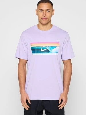 T-shirt z nadrukiem Nike Sportswear
