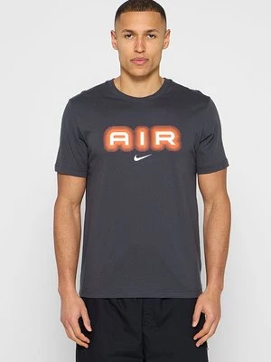 T-shirt z nadrukiem Nike Sportswear