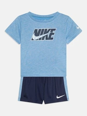 T-shirt z nadrukiem Nike Sportswear