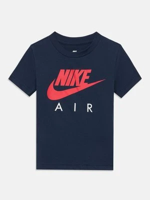 T-shirt z nadrukiem Nike Sportswear