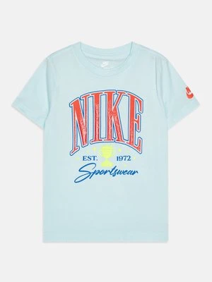 T-shirt z nadrukiem Nike Sportswear