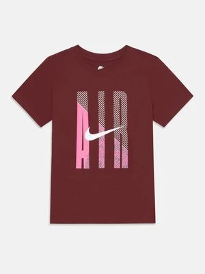 T-shirt z nadrukiem Nike Sportswear