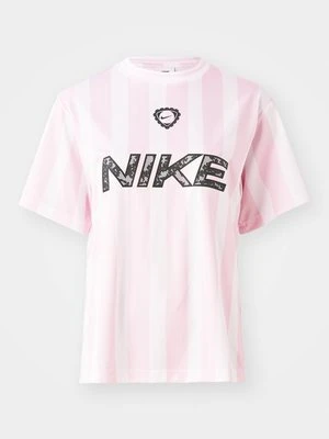 T-shirt z nadrukiem Nike Sportswear