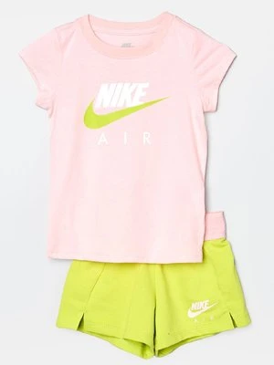 T-shirt z nadrukiem Nike Sportswear