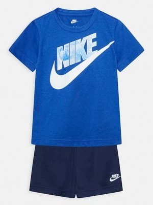 T-shirt z nadrukiem Nike Sportswear