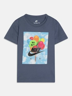 T-shirt z nadrukiem Nike niebieski