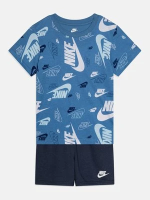 T-shirt z nadrukiem Nike granatowy