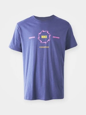 Zdjęcie produktu T-shirt z nadrukiem Nike fioletowy