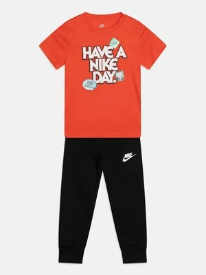 T-shirt z nadrukiem Nike Sportswear