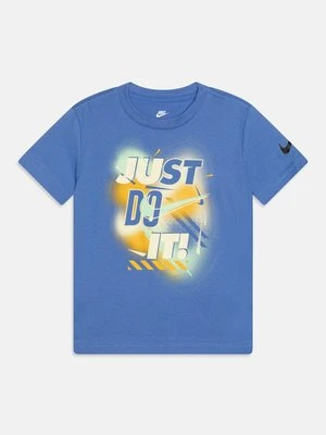 T-shirt z nadrukiem Nike Sportswear