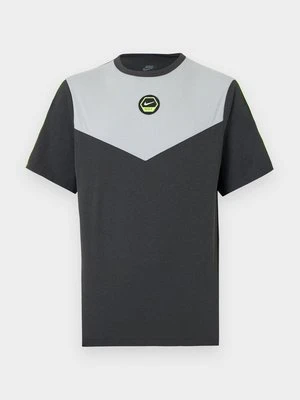 Zdjęcie produktu T-shirt z nadrukiem Nike ciemnoszary